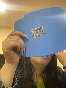 Snapshot of Kloe_Novoa chatting on March 27, 2026, 12:16 pm Kloe Novoa online show from March 27, 2026, 12:16 pm