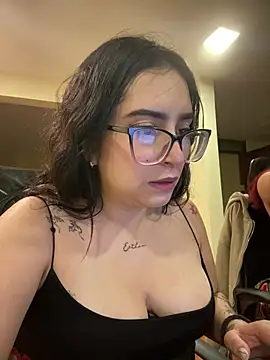 Snapshot of Kloe_Novoa chatting on March 30, 2026, 12:06 pm Kloe Novoa online show from March 30, 2026, 12:06 pm