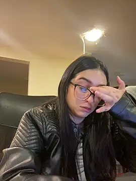 Snapshot of Kloe_Novoa chatting on April 13, 2026, 12:21 pm Kloe Novoa online show from April 13, 2026, 12:21 pm