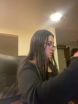 Snapshot of Kloe_Novoa chatting on April 14, 2026, 12:11 pm Kloe Novoa online show from April 14, 2026, 12:11 pm