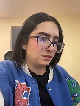 Snapshot of Kloe_Novoa chatting on April 15, 2026, 7:58 pm Kloe Novoa online show from April 15, 2026, 7:58 pm