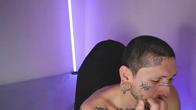 Snapshot of TokyoHatsumoto chatting on February 22, 2026, 10:52 pm TokyoHatsumoto online show from February 22, 2026, 10:52 pm