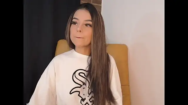 hailey bri online show from November 7, 2025, 3:56 pm