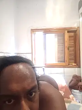 pretinhablack online show from October 25, 2025, 4:24 pm