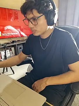 Ais B10 online show from November 23, 2025, 9:03 pm