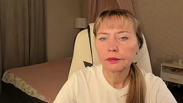 Carla Vogue online show from November 5, 2025, 3:17 am