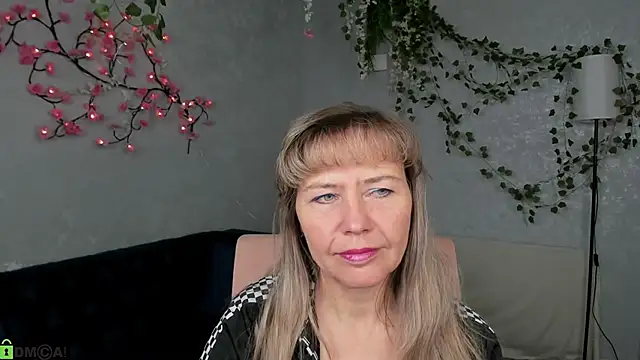 Carla Vogue online show from December 1, 2025, 10:53 am