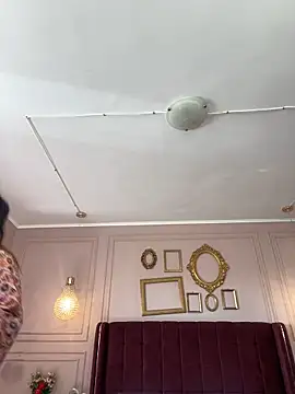 kittykelly online show from November 3, 2025, 9:10 am