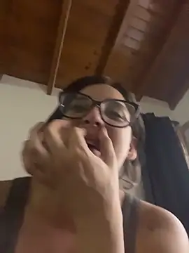 gigi333regi online show from March 27, 2026, 10:48 am