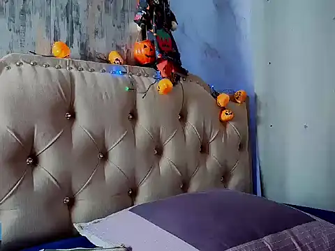 eva delight  online show from October 31, 2025, 11:22 am