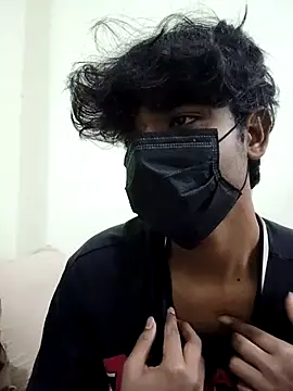 Snapshot of kriZ08 chatting on February 16, 2026, 5:09 pm kriZ08 online show from February 16, 2026, 5:09 pm