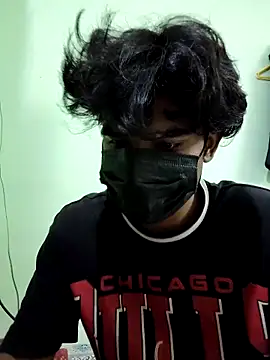 Snapshot of kriZ08 chatting on February 19, 2026, 2:24 pm kriZ08 online show from February 19, 2026, 2:24 pm