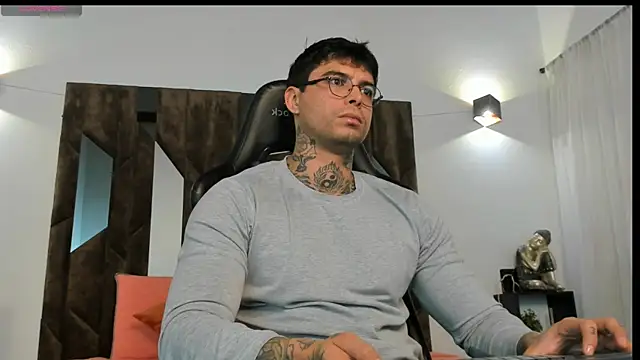 Snapshot of MATEO_DILUCA chatting on November 5, 2025, 10:15 am MATEO DILUCA online show from November 5, 2025, 10:15 am