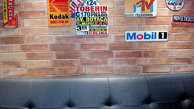 foxy sharlotte online show from December 17, 2025, 6:03 pm