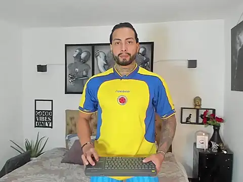 christopher palmerjs online show from November 5, 2025, 7:25 pm