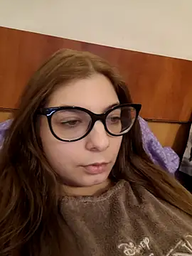 sweetbabygirlforyou online show from April 8, 2026, 8:14 am