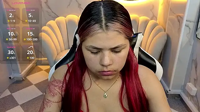 Snapshot of Little_cherry_b chatting on October 29, 2025, 7:48 pm Little cherry b online show from October 29, 2025, 7:48 pm