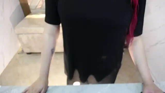 Snapshot of Little_cherry_b chatting on November 28, 2025, 7:49 pm Little cherry b online show from November 28, 2025, 7:49 pm