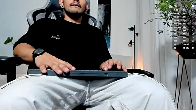 IamKael  online show from February 12, 2026, 2:28 am