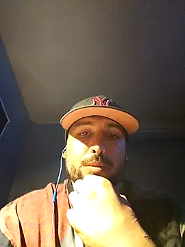 Snapshot of Emeromeo chatting on October 28, 2025, 6:06 am Emeromeo online show from October 28, 2025, 6:06 am