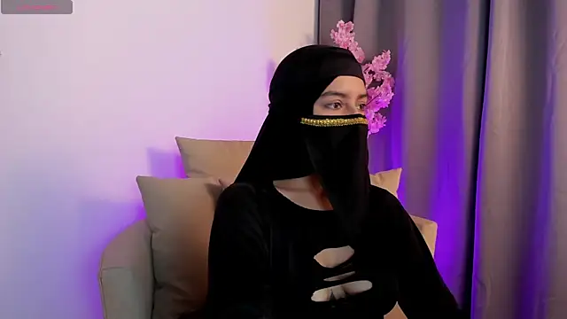 shaima   online show from April 1, 2026, 10:51 pm