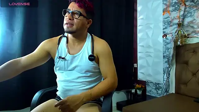 Snapshot of Steven_Thosom chatting on October 28, 2025, 10:12 pm Steven Thosom online show from October 28, 2025, 10:12 pm