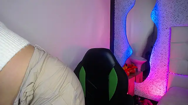 Snapshot of Catleya_x chatting on November 4, 2025, 9:58 pm Catleya x online show from November 4, 2025, 9:58 pm