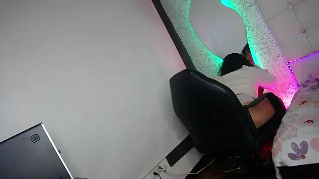 Snapshot of Catleya_x chatting on November 6, 2025, 7:37 pm Catleya x online show from November 6, 2025, 7:37 pm