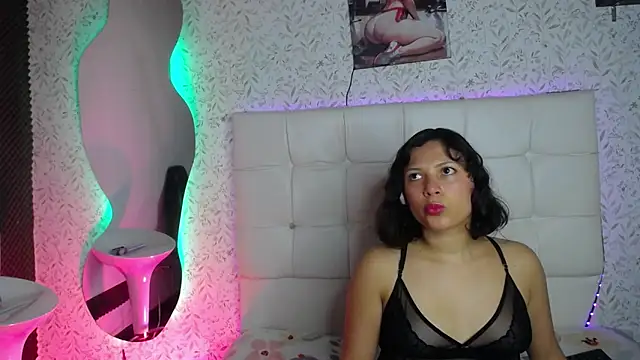 Snapshot of Catleya_x chatting on November 17, 2025, 7:52 pm Catleya x online show from November 17, 2025, 7:52 pm