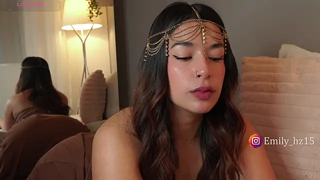 Missemily 11 online show from April 4, 2026, 10:02 am