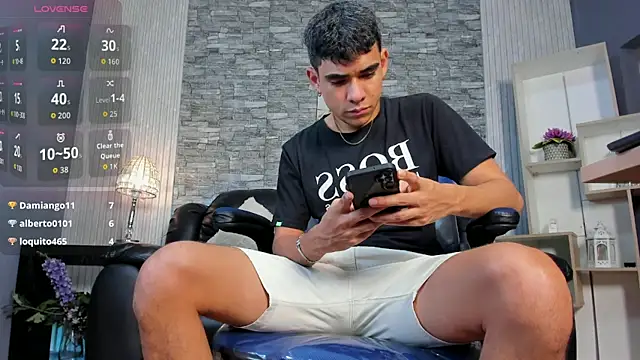 zack joness18 online show from May 14, 2026, 4:41 am