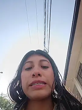 YeseniaRodriguez3 online show from November 2, 2025, 1:13 pm