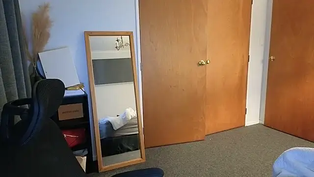 john clarisa online show from April 12, 2026, 6:51 am