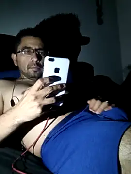 Leocuma82 online show from November 6, 2025, 3:18 am