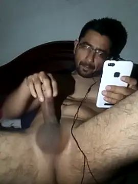 Leocuma82 online show from November 23, 2025, 3:17 am