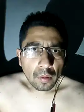 Snapshot of Leocuma82 chatting on March 2, 2026, 5:08 am Leocuma82 online show from March 2, 2026, 5:08 am