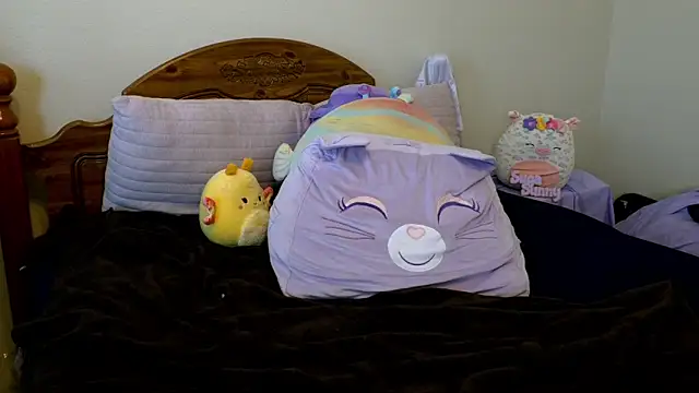 sugasunny04 online show from April 16, 2026, 9:39 pm