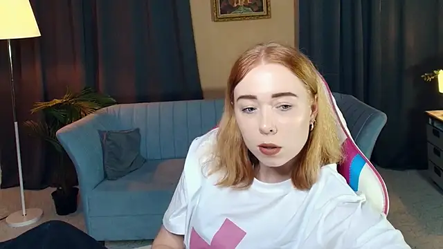 AddieOsler online show from November 28, 2025, 9:06 pm