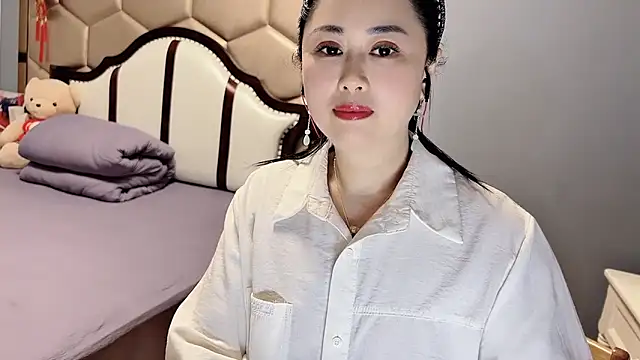yaoyao22678 online show from April 12, 2026, 2:16 am