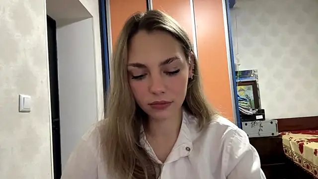 IlanaLafferty online show from November 11, 2025, 6:41 pm