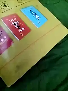 Snapshot of Uma_cutyy chatting on November 16, 2025, 7:03 am Uma cutyy online show from November 16, 2025, 7:03 am