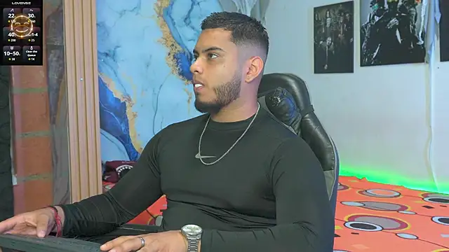 Tiler wolker online show from November 25, 2025, 2:44 am