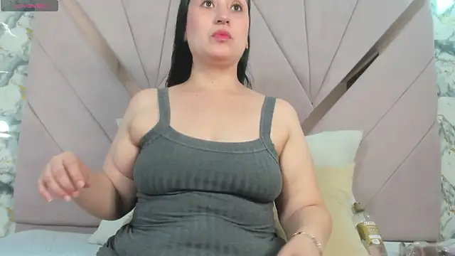 naomy sexy  online show from May 11, 2026, 10:07 pm