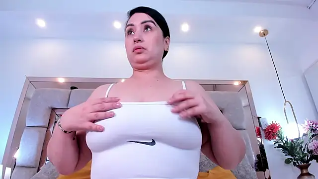 Snapshot of naomy_sexy_ chatting on June 16, 2026, 2:14 am naomy sexy online show from June 16, 2026, 2:14 am