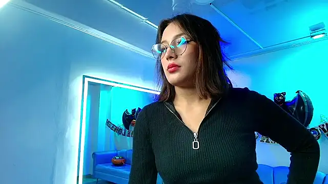 Lili scott online show from October 30, 2025, 3:19 am