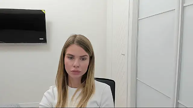 Snapshot of LinaBey chatting on October 26, 2025, 4:13 pm LinaBey online show from October 26, 2025, 4:13 pm