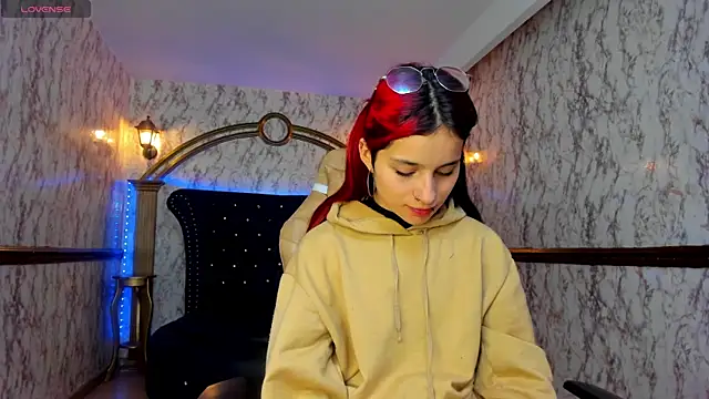 Snapshot of Ale_sweety_ chatting on February 23, 2026, 12:57 pm Ale sweety online show from February 23, 2026, 12:57 pm