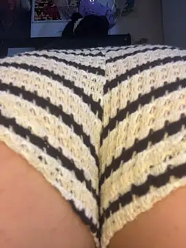 Im Saraaaa online show from February 18, 2026, 4:08 am