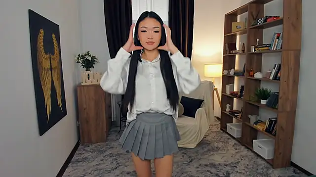 OnieClose online show from November 11, 2025, 7:52 am