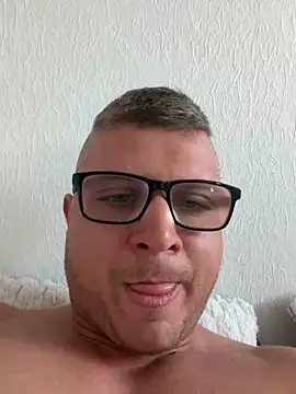 Snapshot of PolishBoy1995 chatting on May 11, 2026, 2:45 pm PolishBoy1995 online show from May 11, 2026, 2:45 pm
